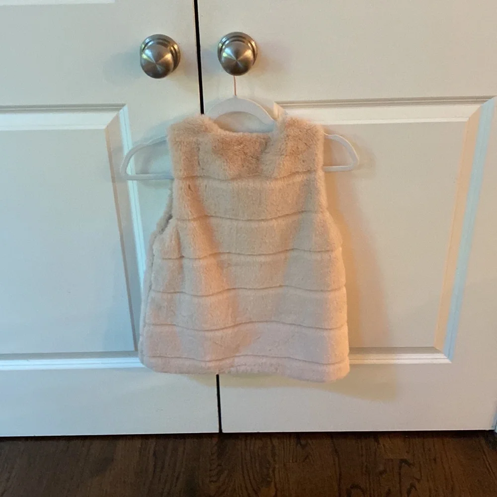 Zara kids size 9-10 fluffy pink vest